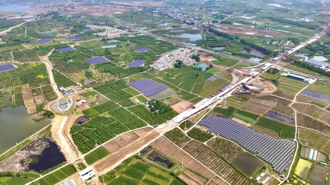 闲置坑塘变身“聚光盆”|抖圈科技安徽肥东一期134MW项目成功并网发电！